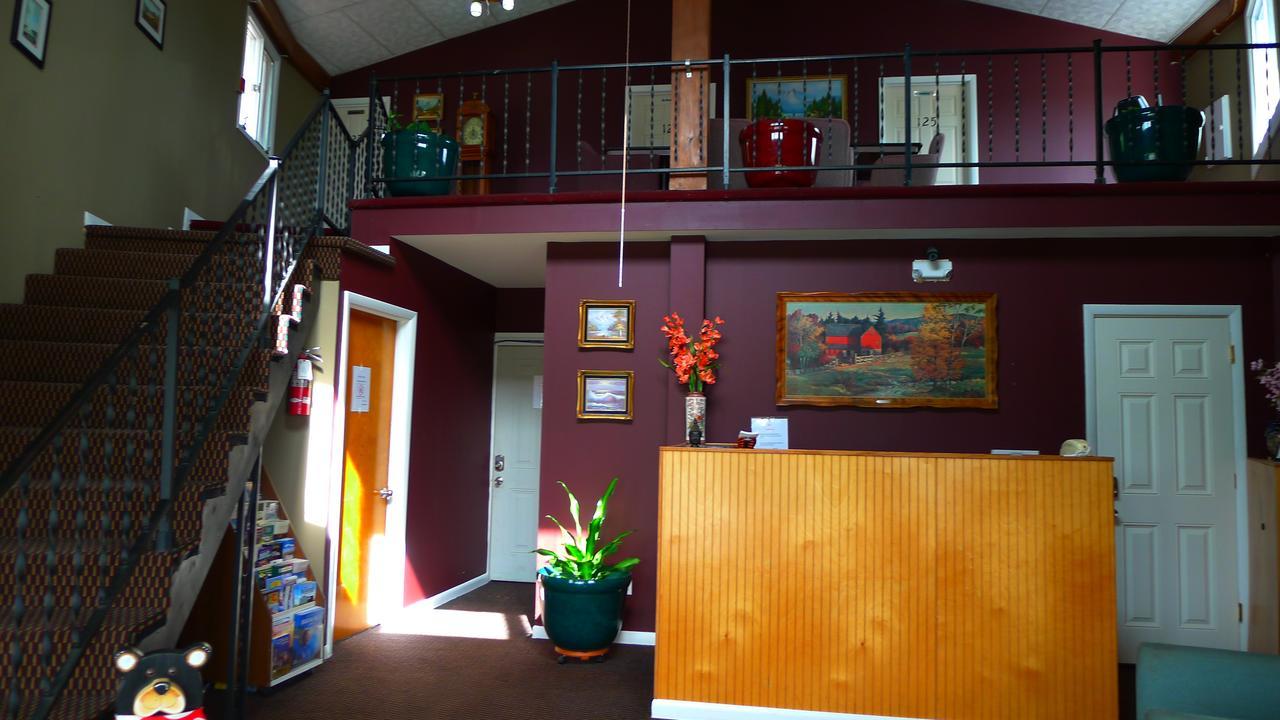 Relax Inn Watertown Exterior photo